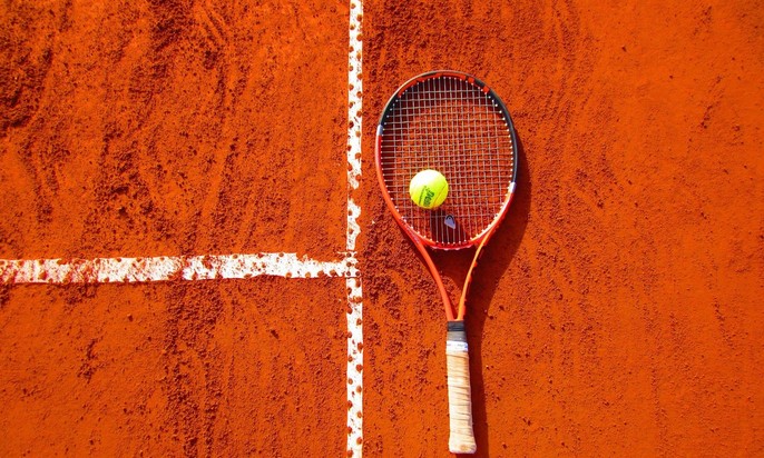 Tenis na Costa Blanca - dlaczego ten region jest popularny wśród miłośników rakiety?