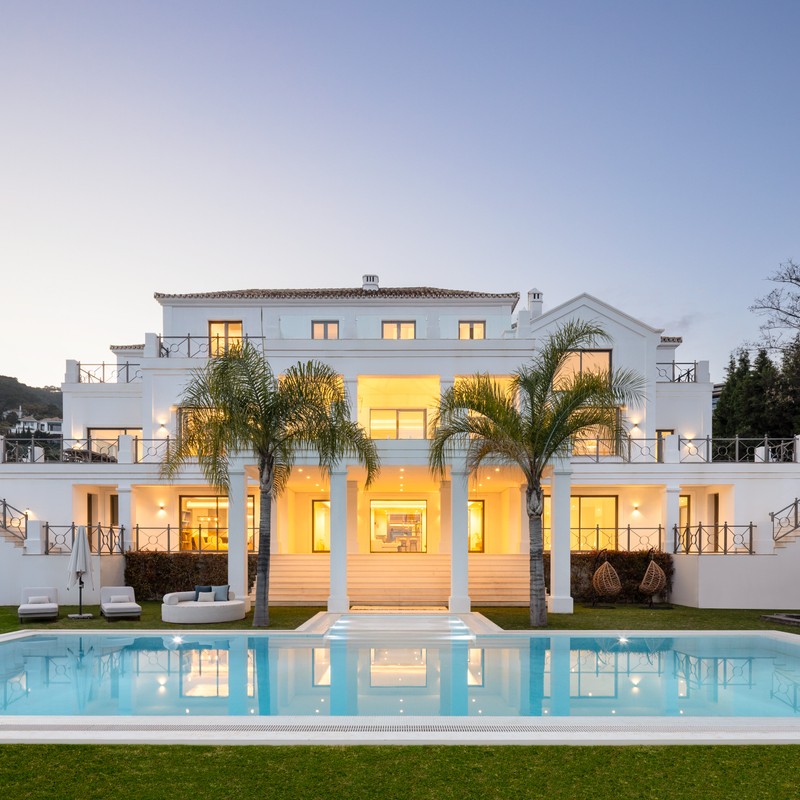 Imponująca rezydencja położona w prestiżowej urbanizacji El Madroñal