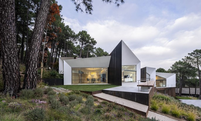 Casa Szoke: architektoniczny bohater filmu "W pokoju obok"