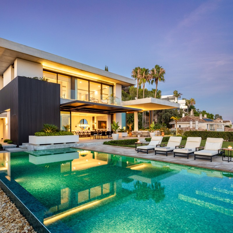 Spektakularna willa z panoramicznymi widokami na morze i okolicę