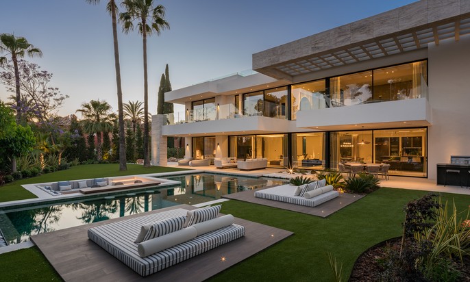 Hiszpańscy architekci (cz. 1) – Carlos Lamas, mistrz nowoczesnej elegancji na Costa del Sol